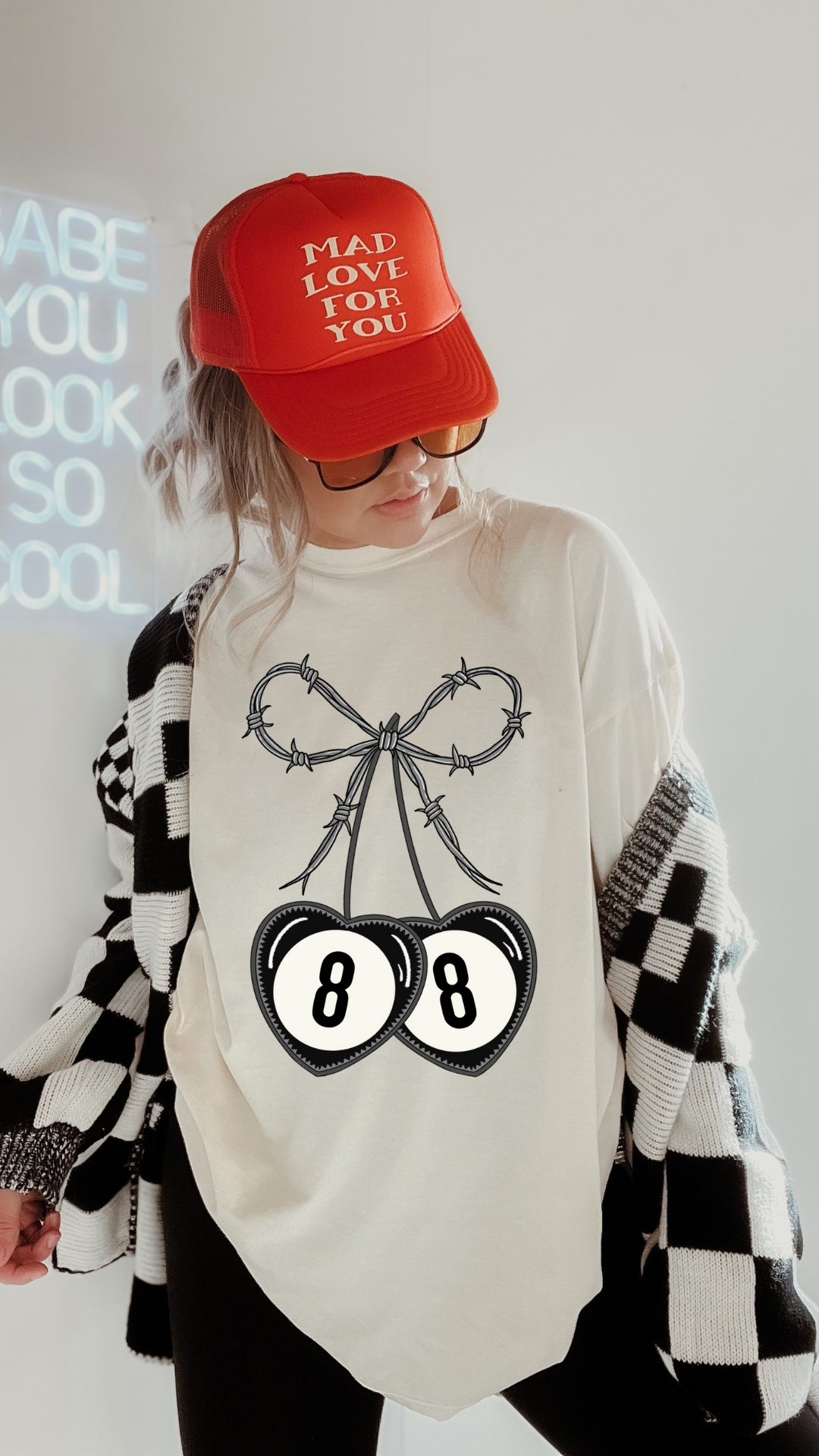 Barbed wire Cherry Tee product image 4